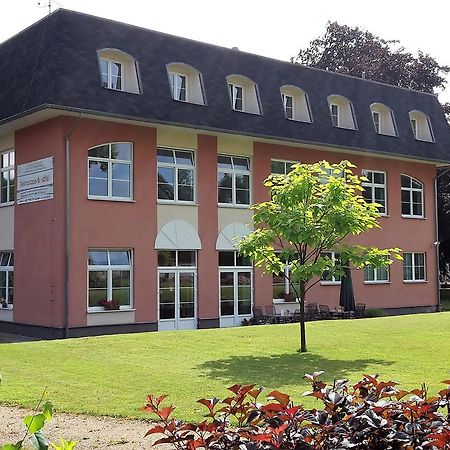 Vzdelavaci Stredisko A Hotel Varnsdorf Exteriör bild