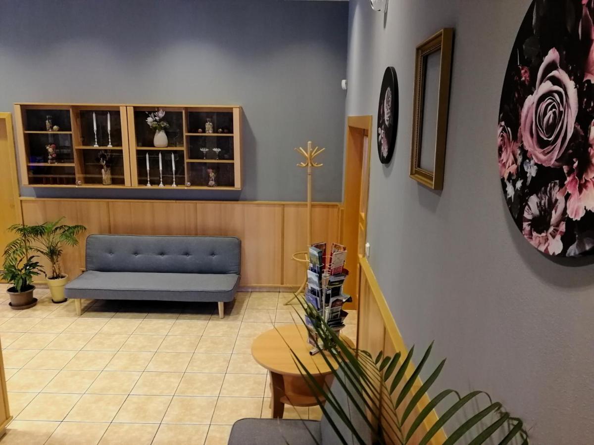 Vzdelavaci Stredisko A Hotel Varnsdorf Exteriör bild