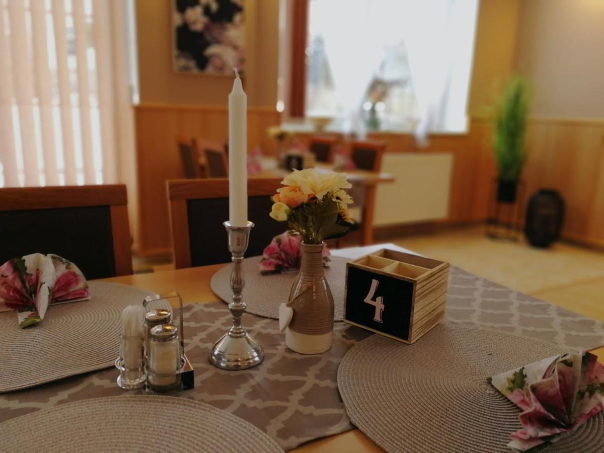 Vzdelavaci Stredisko A Hotel Varnsdorf Exteriör bild